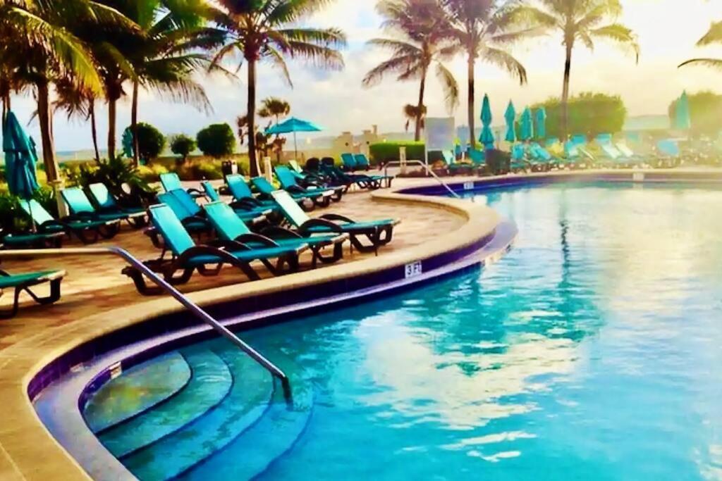 Promo Komffy Penthouse W King Bed And Ocean View At Tides 16th Floor Apartment