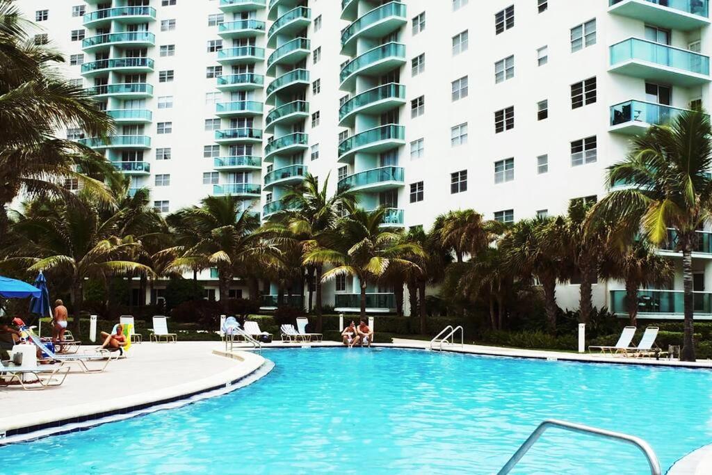 Apartment Promo Komffy Penthouse W King Bed And Ocean View At Tides 16th Floor *