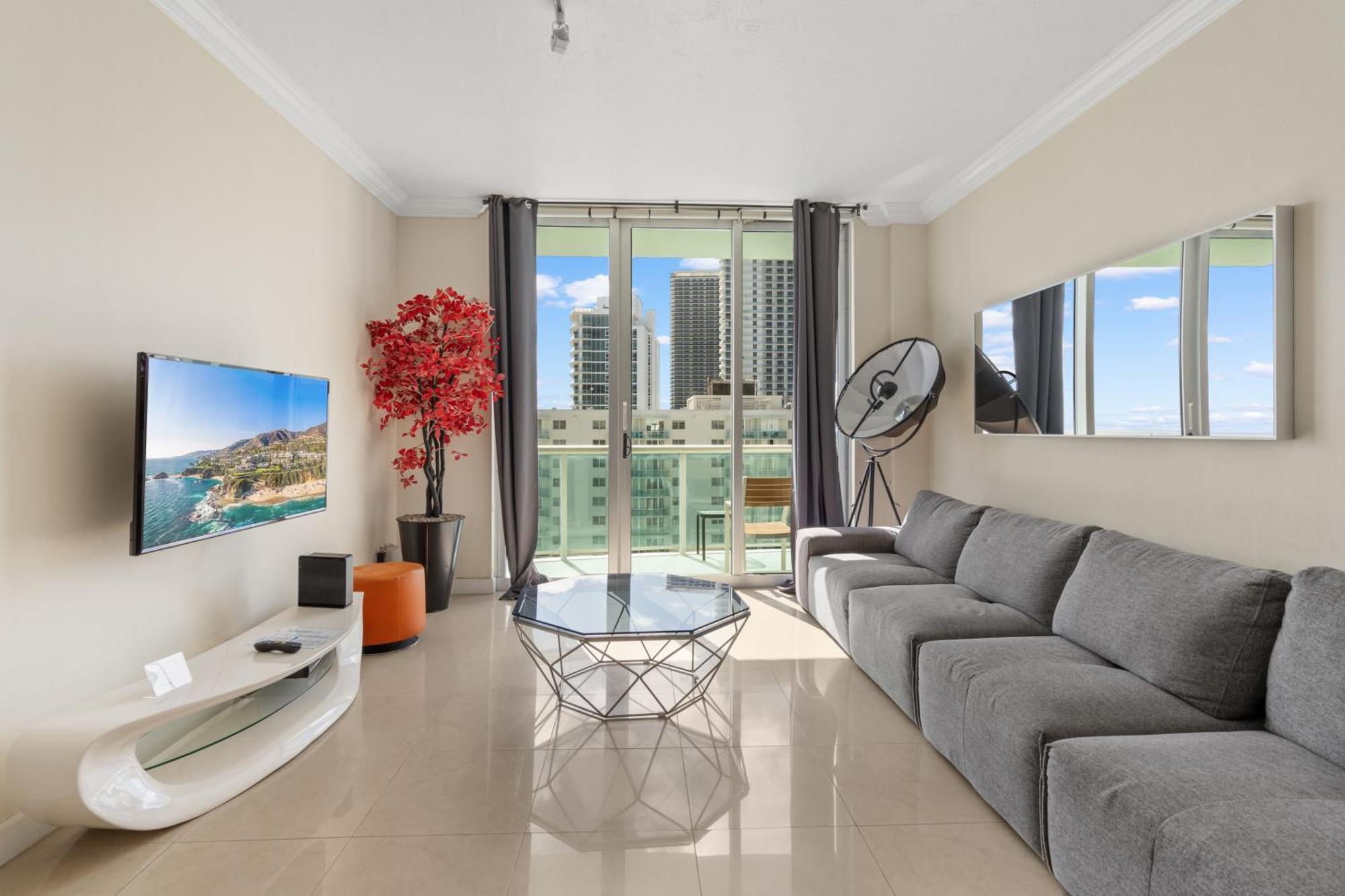 Promo Komffy Penthouse W King Bed And Ocean View At Tides 16th Floor Apartment *