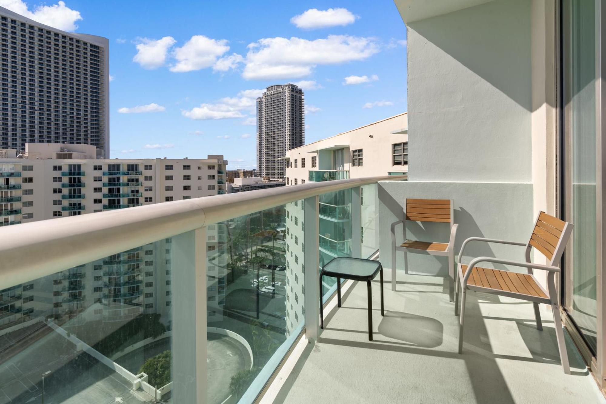 Promo Komffy Penthouse W King Bed And Ocean View At Tides 16th Floor